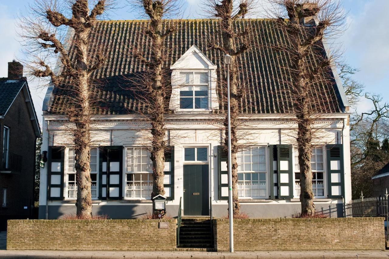 Grenshotel De Jonckheer Hotel 4*